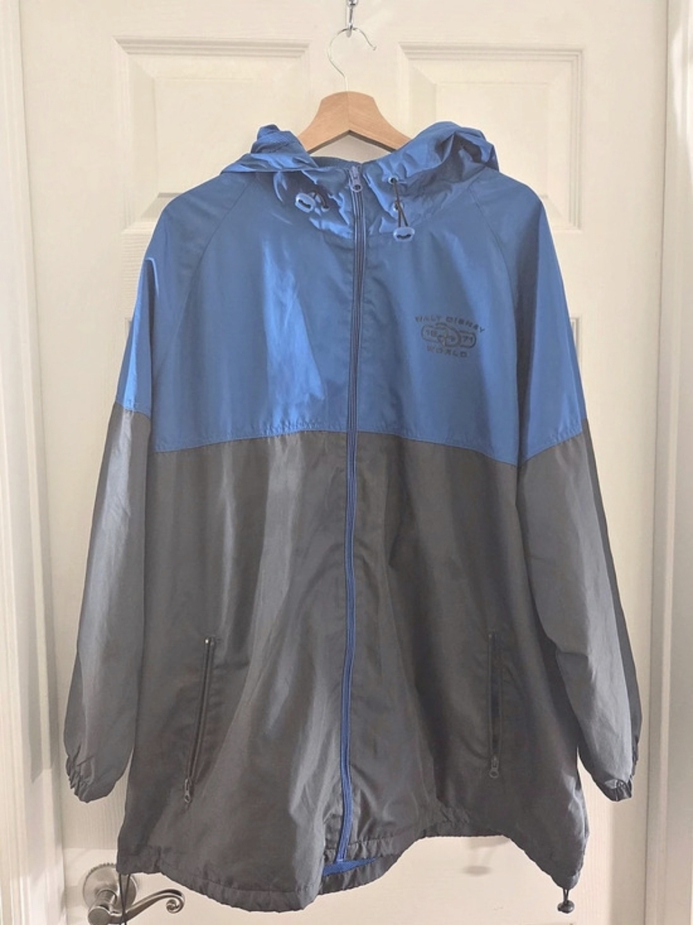 Disney Parks Walt Disney World 1971 Colorblock Hooded Windbreaker Jacket Blue &